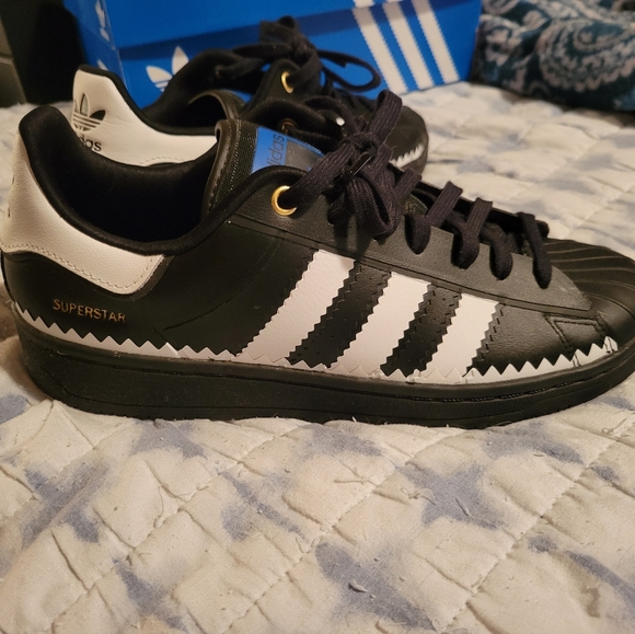 Adidas superstar mens size 8.5 black and white - Picture 3 of 8